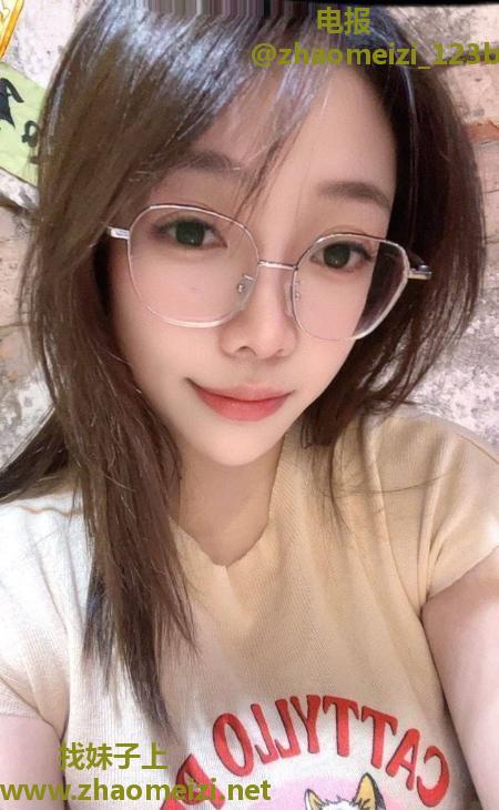 戴眼镜的最骚了