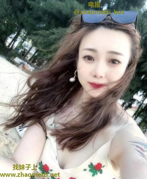 白云美女恬恬