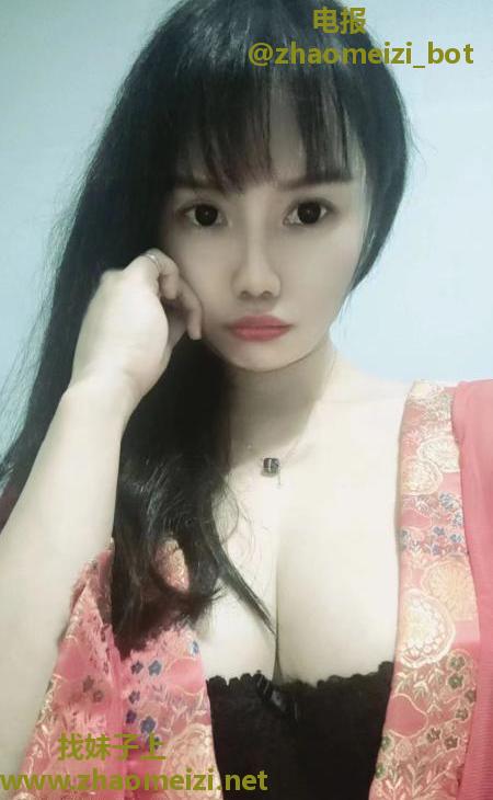 龙华巨乳丫头