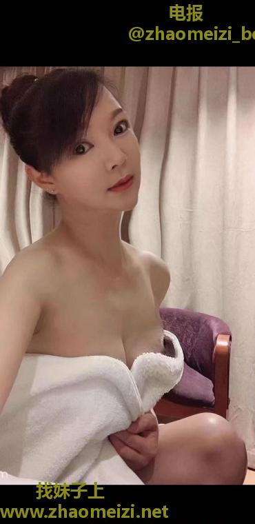 合肥长腿喷水美女