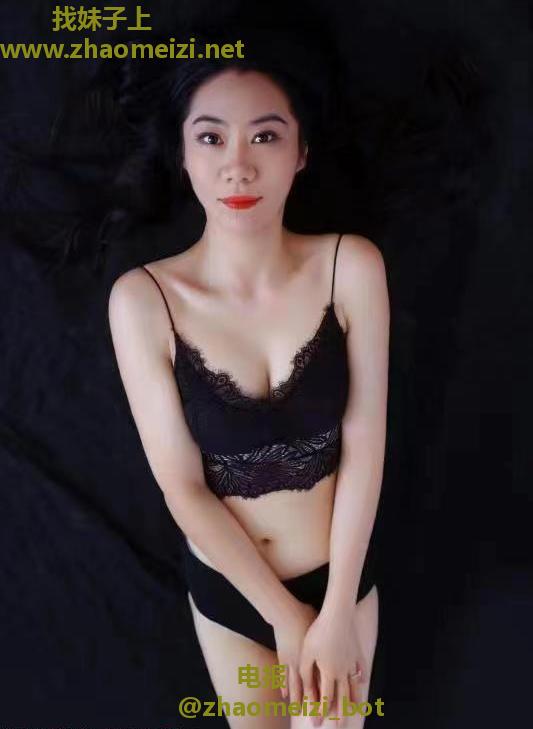 风骚黑丝少妇