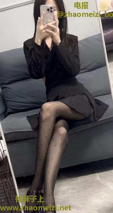 性感制服兔兔女孩