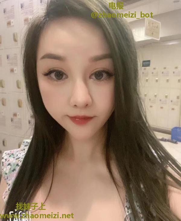 性感大胸小妹