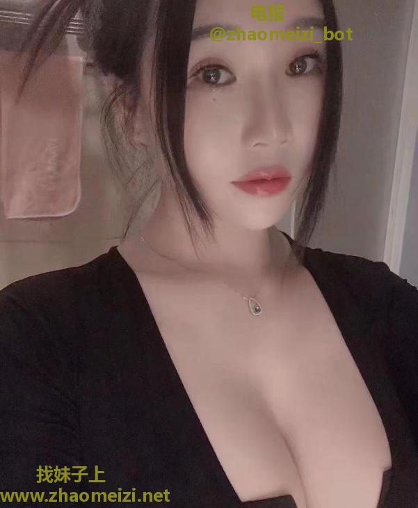 口爆气质大胸妹子