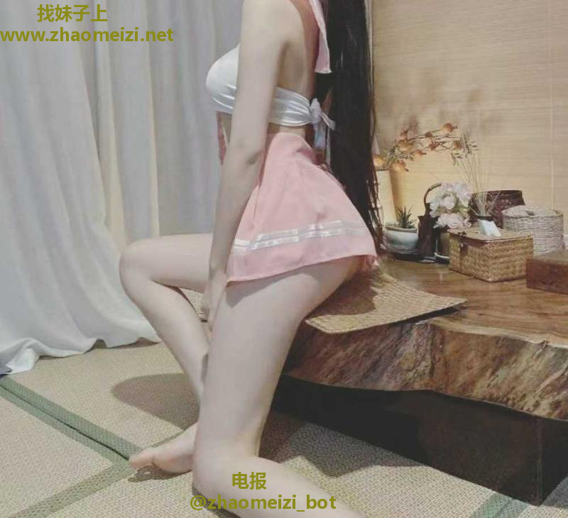 制服控美少妇