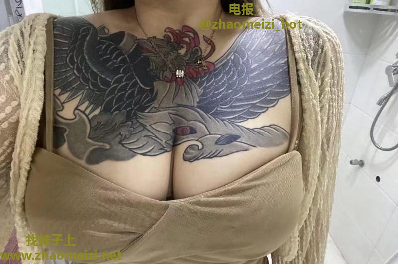 00后纹身巨乳kk