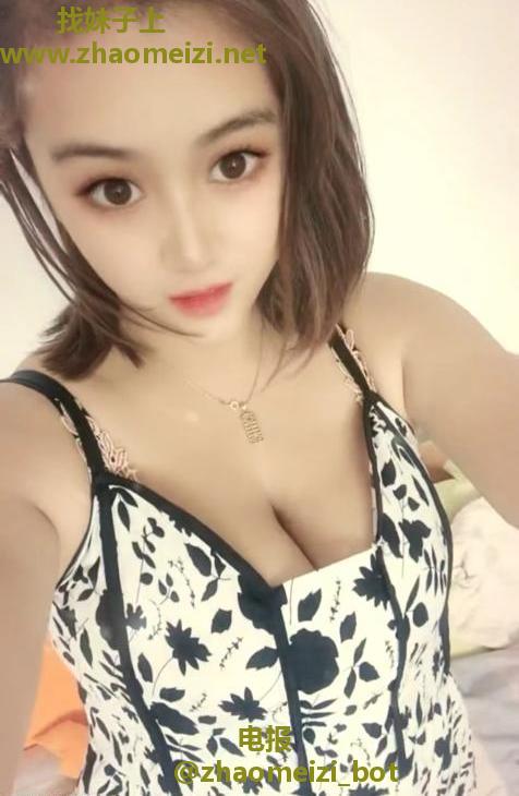 胸大屁股的熟女少妇