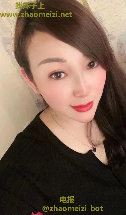 钟楼大胸少妇