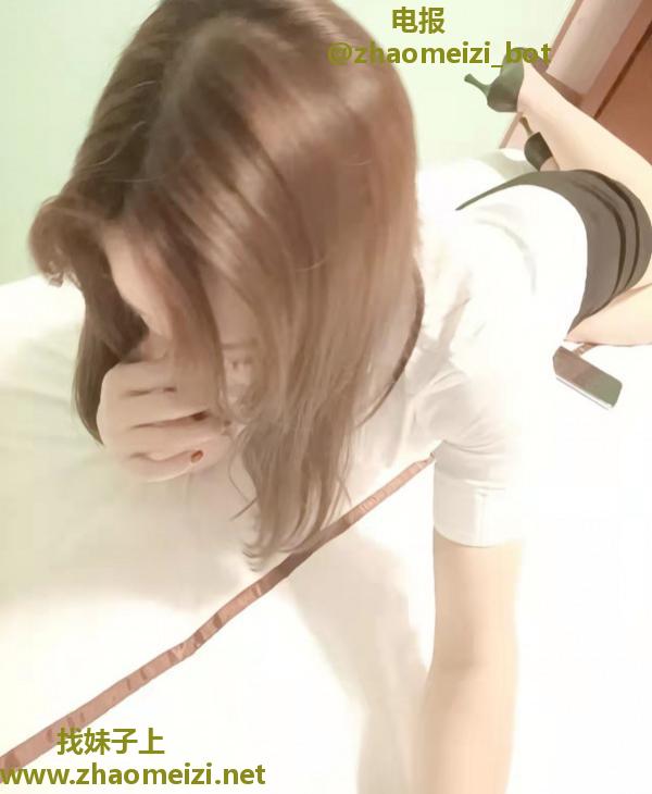 东门熙熙服务系美女