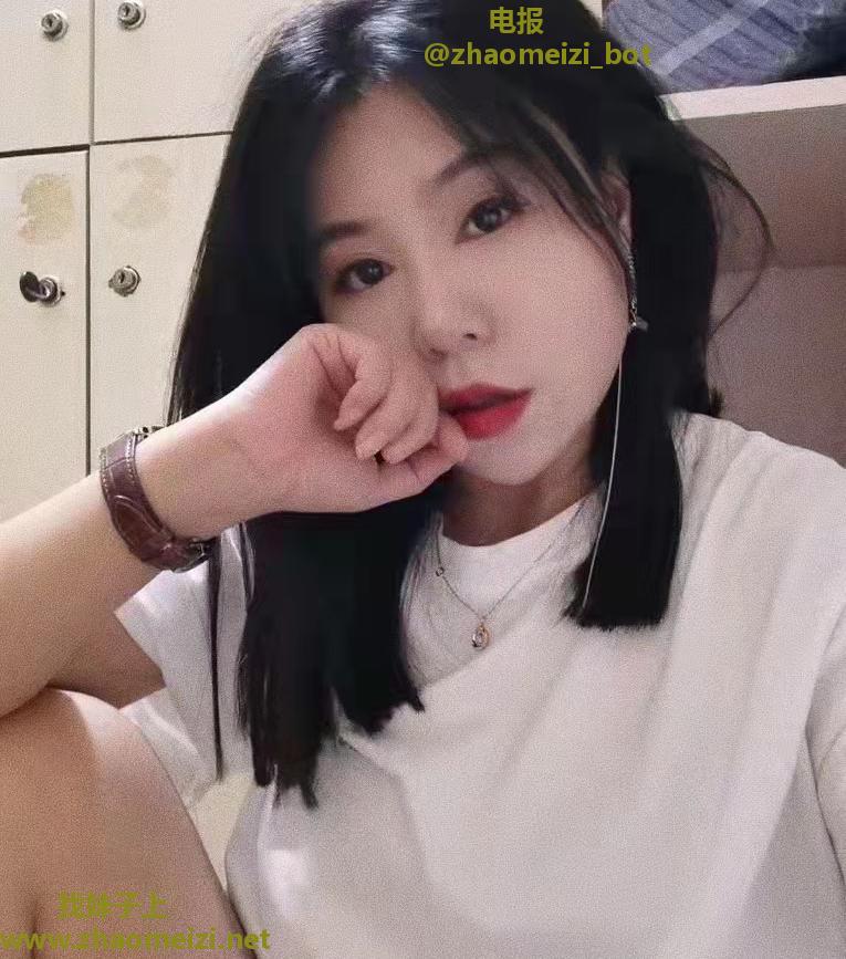 小巧玲珑小妹子