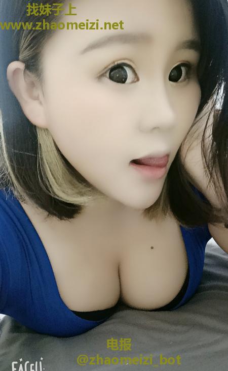 偶尔兼职的姑娘