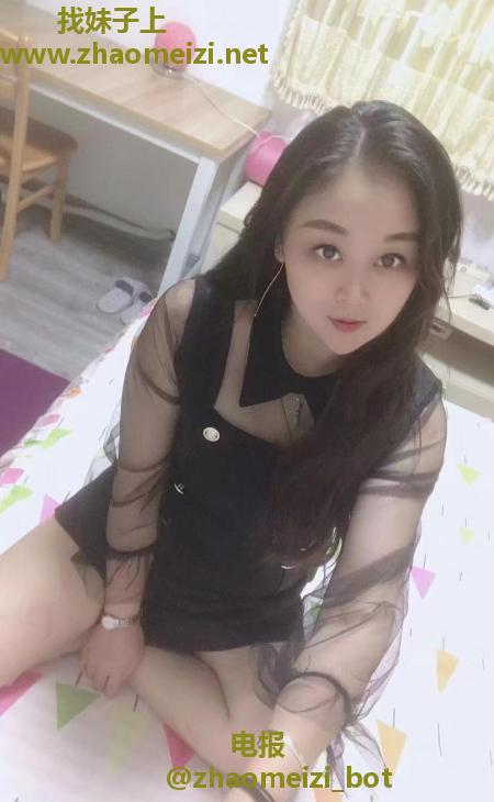 西门肉感十足小少妇