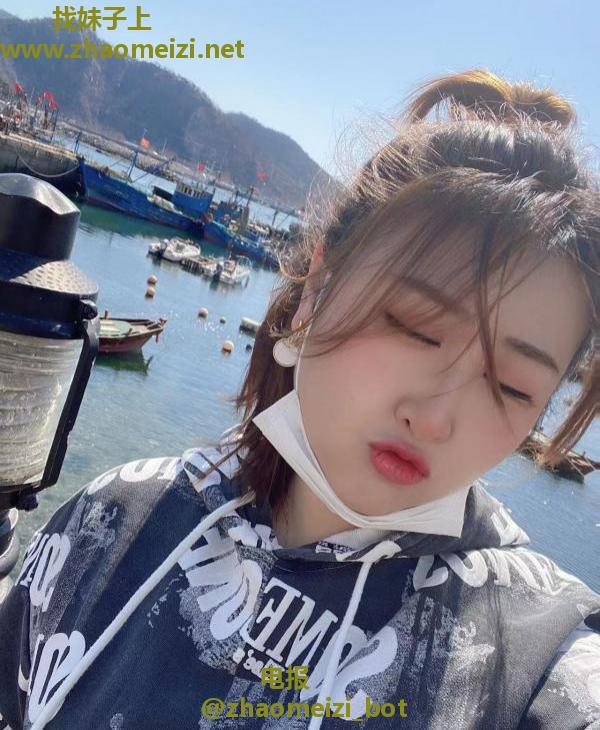 南山高挑爆乳 琪格格