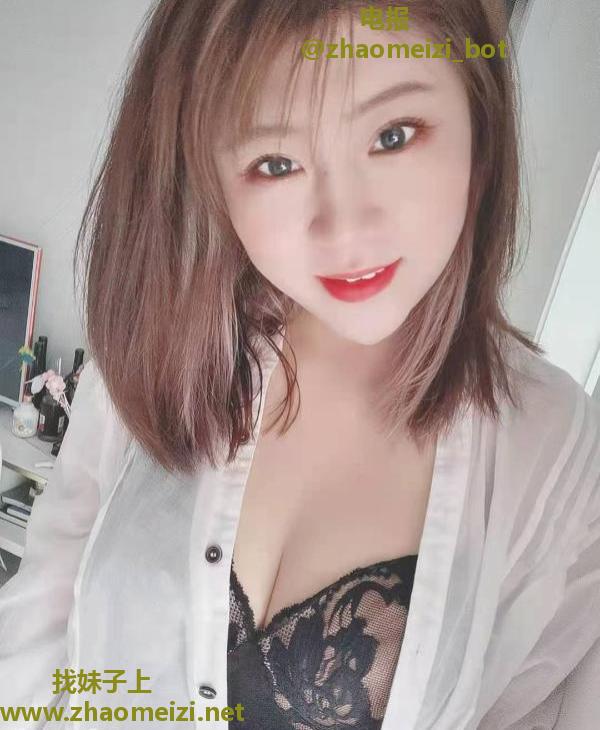 口活好的制服美女